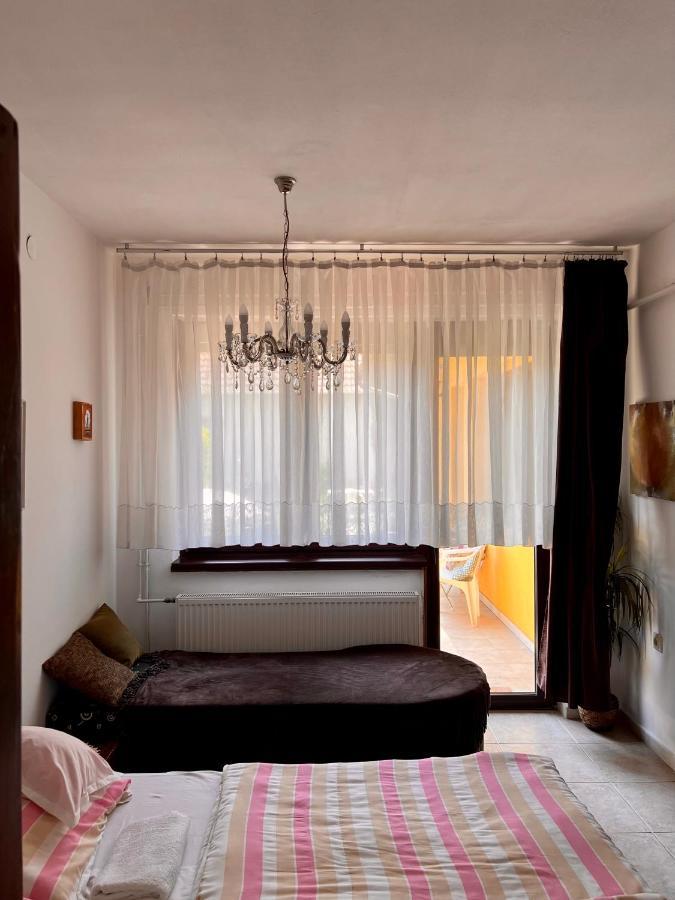 Orosz Apartmanhaz Gyula Exterior photo